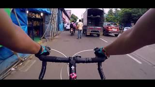 Crazy High Risk cycling in the busy streets of India