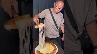 Las Vegas is the best pizza city in the United States! And Metro Pizza, Pizza Rock and Evel Pie rule