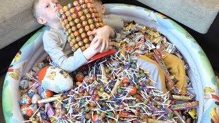 Candies. Water pool full of candies | Бассейн с конфетами | Bath time with sweets