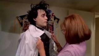 Edward Üzerine Kıyafet Giymeye Çalışır :) (EdwardScissorhands)