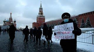 Полицейский вышел к Кремлю за Навального. Приговор Юрию Жданову. Абрамович догнал Португалию