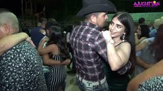 Pueda que me la rife a bailar con la chica de ROJOOO !! Escucha esta canci| Ajuchitlan del Progreso