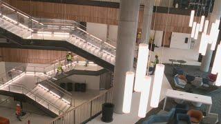 UT's new graduate business school building opens