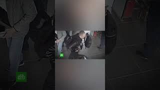 В Екатеринбурге вор украли рюкзак с двумя миллионами рублей у пассажира вокзала прямо перед носом.
