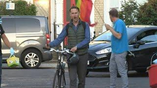 Opera singer serenades south London streets for carers | AFP