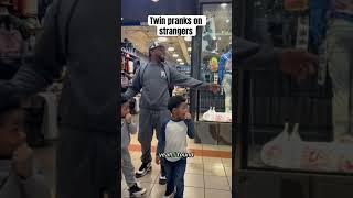 Twin prank in the mall                              #viral #twins #pranks #atlanta