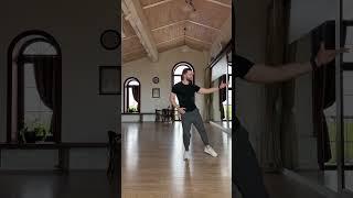 Бачата-обучалка. Усложняем базовый шаг  #бачата #танцы #bachata #dancetutorial #левкленков