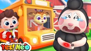 Farm Animals Rescue Team | Wheels On the Ambulance | Nursery Rhymes & Kids Songs | Yes! Neo