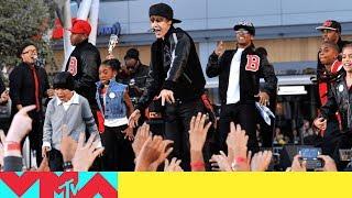 Justin Bieber Performs ‘U Smile’ / ‘Baby’ / ‘Somebody to Love’ (2010) | VMAs