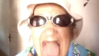 Mulher sexy se exibindo na webcam