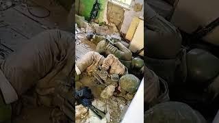 В засаде! Перерывами спали… наблюдали в какой дом заходит снайпер!