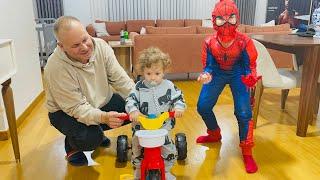 Fatih Selim Spiderman oldu gizli sırrını yanlışlıkla söyledi.Yavuz Emrenin yeni kırmızı bisikleti