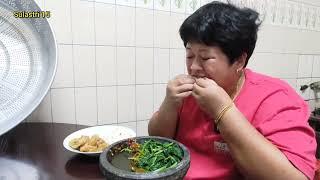 Crispy Fried Brutu vs Boled leaves with shrimp paste chili sauce ‼️ Sulastri 15 Madang .