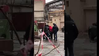 Бандиты в штатском хватают человека уводят в подвал.Воронеж.Митинг.Протест.31 января.Фашизм.