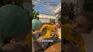 Как крутить на пальце мяч?  #язакрутил #school #freestyle #basketball #dimavasilov
