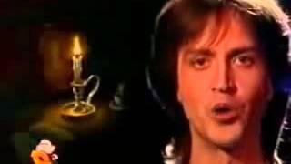 "В ночь на Рождество" поет Валерий Чистяков