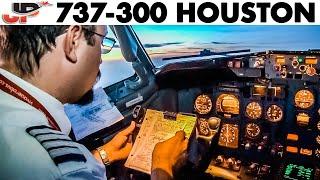 Piloting BOEING 737-300 to Houston | Cockpit Views