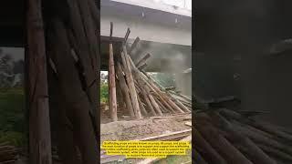 This worker is dismantling scaffolding props #workers #build