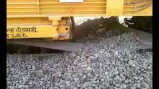 indian railway track maintenance machine.ballast cleaning machine