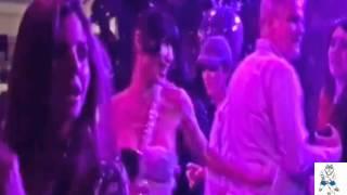 Американская актриса Бай Лин оголила грудь на afterparty премии "Муз Тв"