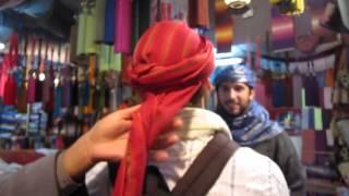 How to tie a men's headscarf... Fes, Morocco