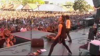 Joan Jett - ( LIVE ) Change the World