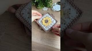 Crochet Flower Granny Square - Easy Tutorial for Bags, Blankets, Cardigans & More. Floral motifs