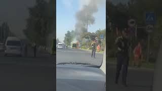 Айни дамда Тошкентда Максим Горкий яқинида автобус ёнмоқда I YANGILIKLAR XABARLAR TEZKOR