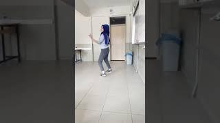 liseli türbanlı twerk yapıyor