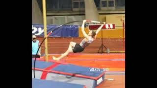 The flywheel method of the technique of the supporting part of the pole vault