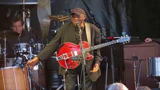 Vincent Nguini tells a Story on Paul Simon show 2016