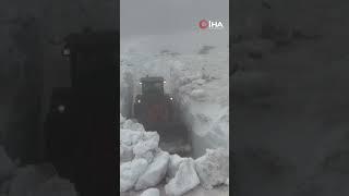 Rize'nin yayla yollarında Haziran'da kar temizliği