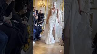 Bizarre or fashionable? #fashion #runway #fashionshow #avantgarde #bizarre #eccentric #freakshow