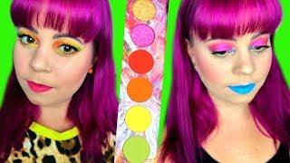 Kaleidos Makeup Futurism IV VR Neon palette | 2 looks and REVIEW