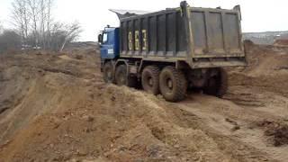 Tatra в карьере, полный привод, односкатная ошиновка.MPG