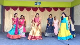 Sankranthi Celebration | 23-24 | 7th to 9th girls dance | Ooru Palleturu song | Vani Vidyashram