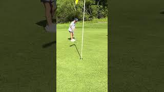 Sinking putts #kidsgolf #kids #rowanwildertv #golf