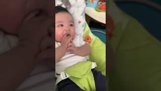 baby seth reacting to video his watching