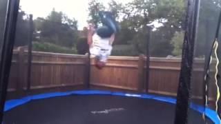 Trampoline trick 3 backflips no bounces