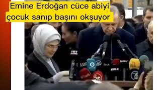 Emine Erdoğan cüce abiyi çocuk sanıp başını okşuyor