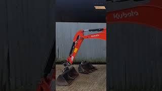 Kubota bucket change