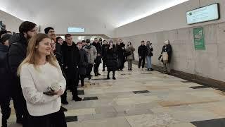 Ляпис Трубецкой — В платье белом - песню спела в #metro Москвы группа KooRagA из Севастополя и Крыма