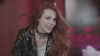 Elçin Sangu / The look