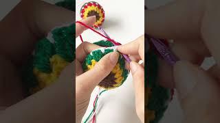 Crocheting a Sunflower Christmas Bauble #crochet #shortscrochet #crocheting