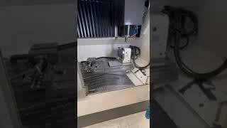 OKUMA GENOS M560- v-E VERTICAL MACHINING CENTER