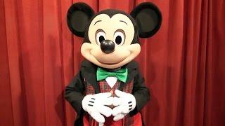 Talking Mickey Mouse at Mickey's Very Merry Christmas Party 2016 in Holiday Outfit - Magic Trick