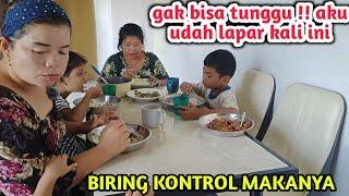 Lapar Sangat Si Biring..sedap sekali lahap dia makan