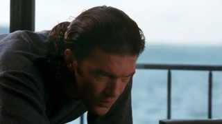 Antonio Banderas Assassins laptop scene