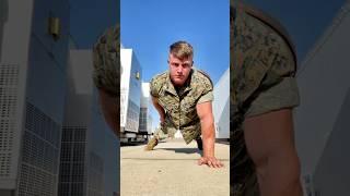 Hoe doe je een pushup met 1 arm? #viraal #voorjou #nederlands #shorts #shortvideo #trending