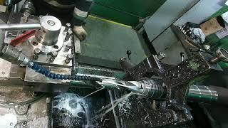 Глубокое сверление. machining a part on a lathe